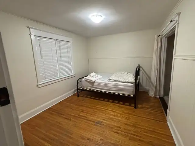 Spacious Private Room for Rent – Available Immediately! in Room Rentals & Roommates in Peterborough - Image 2