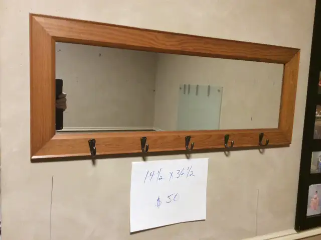 Framed mirror in Home Décor & Accents in Ottawa - Image 2
