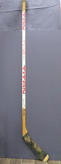 Harrington's May Art Auction Signed Wayne Gretzky Stick Lot #51