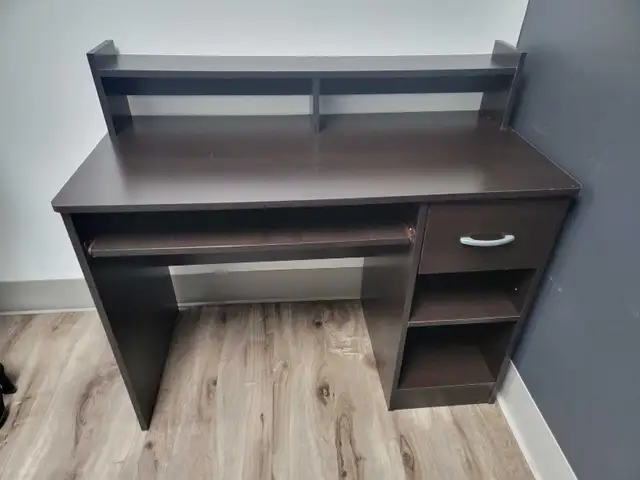 South Shore Metro Computer Desk - Chocolate in Desks in City of Montréal - Image 2