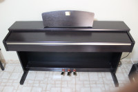 Yamaha CLP 320 Digital Piano