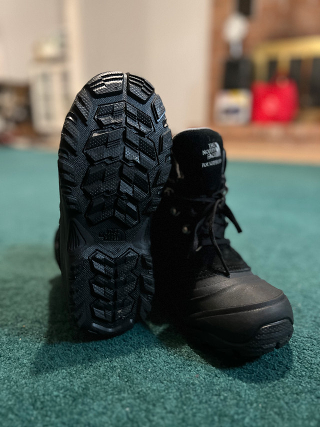 North Face - Chilkat Lace II Winter Boots - Youth (New) in Kids & Youth in Stratford - Image 3