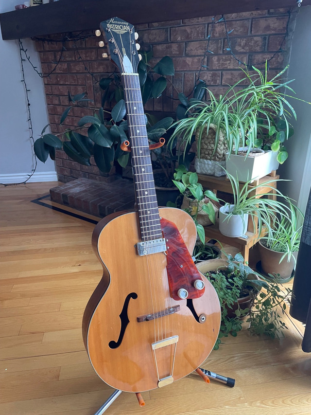 Harmony patrician archtop guitar in Guitars in Ottawa