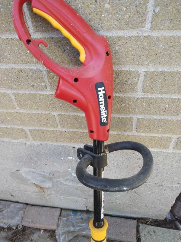 Corded Electric String Trimmer in Lawnmowers & Leaf Blowers in City of Toronto - Image 4