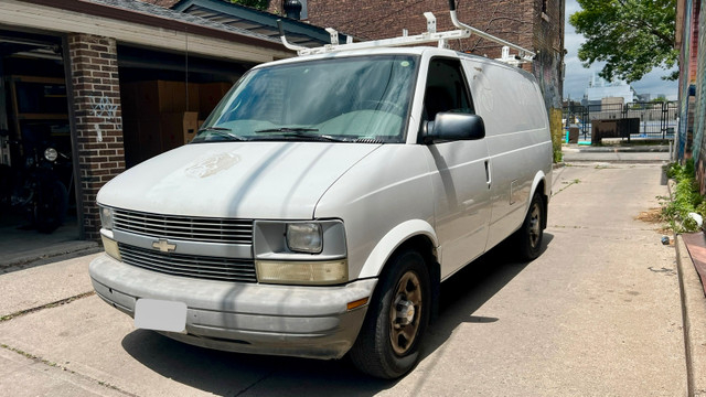 2004 Chevy Astro Cargo w/shelving in Cars & Trucks in City of Toronto