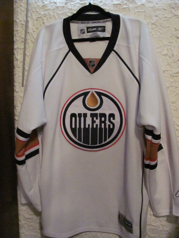 NHL Oilers  Jersey in Arts & Collectibles in Edmonton - Image 3