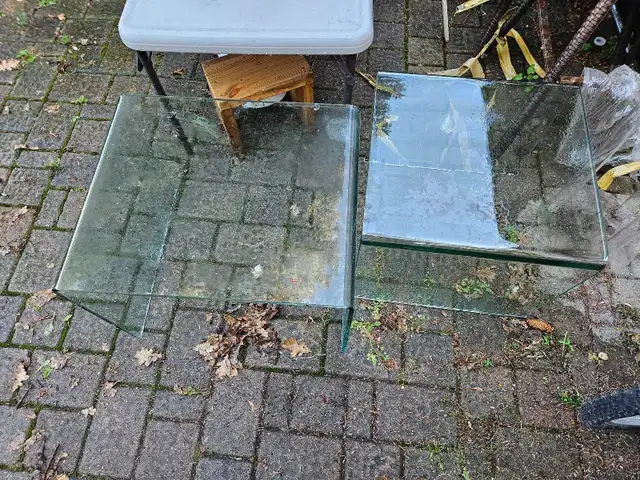 Bent Glass Table Set in Coffee Tables in City of Toronto - Image 5