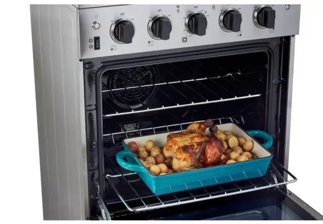 Free-Standing Electric Range with Convection Oven in Stoves, Ovens & Ranges in Markham / York Region - Image 4