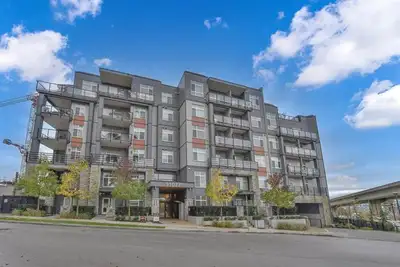 **11077 Ravine Rd - expansive 2-bedroom, 2-bathroom residence**