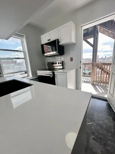 2 Beds 1 Bath Apartment in Ottawa, ON
