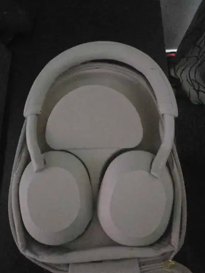 Great condition Sony 1000xm5