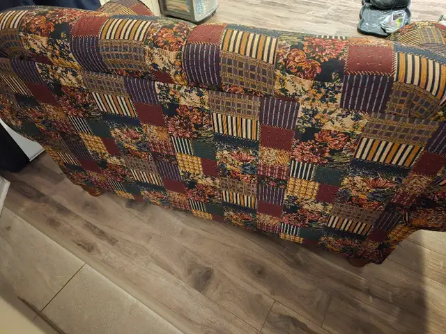 Matching Couch and Love Seat in Couches & Futons in City of Halifax - Image 3