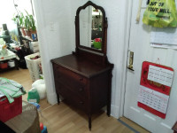 Antique bedroom dresser and mirror