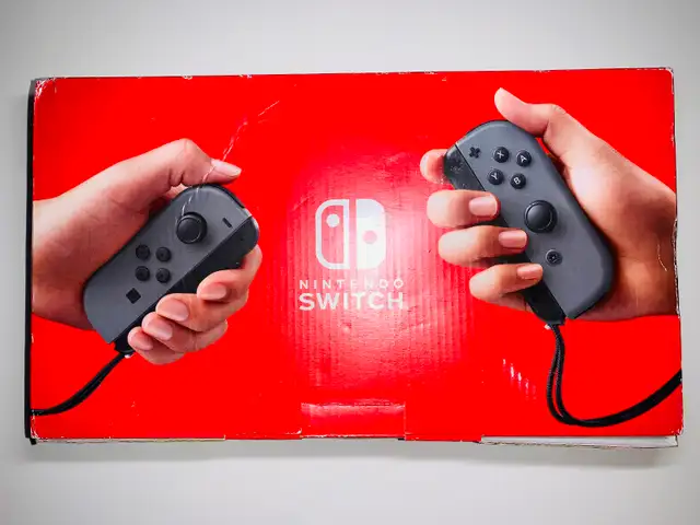NINTENDO SWITCH V.2-CONSOLE BOX (BOX ONLY) (C011) in Nintendo Switch in City of Montréal - Image 5