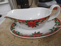 Christmas gravy serving bowl and plate