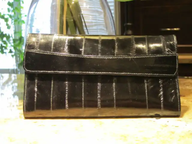 New Ladies vintage Eelskin wallets in Hobbies & Crafts in City of Toronto - Image 4