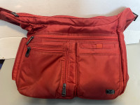 Large Lug shoulder strap purse
