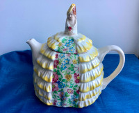 Sadler Ye Daintee Ladyee Teapot-Crinoline