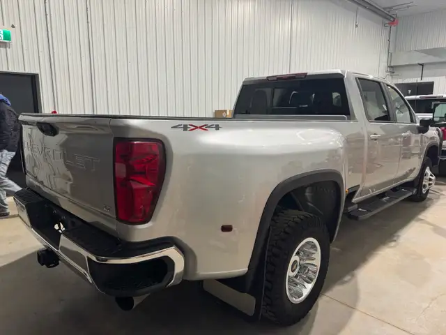 2020 Silverado 3500 Duramax Crew in Cars & Trucks in Edmonton - Image 3