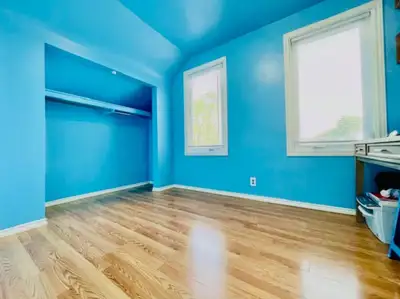 A single male student private bedroom in the second floor of a 5 bedrooms and 2 bathrooms house avai...