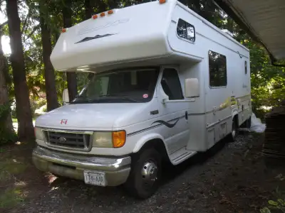 Travelaire 25 foot class C Motorhome is good condition. E450 Ford V10 engine. 130 watt solar panel,...