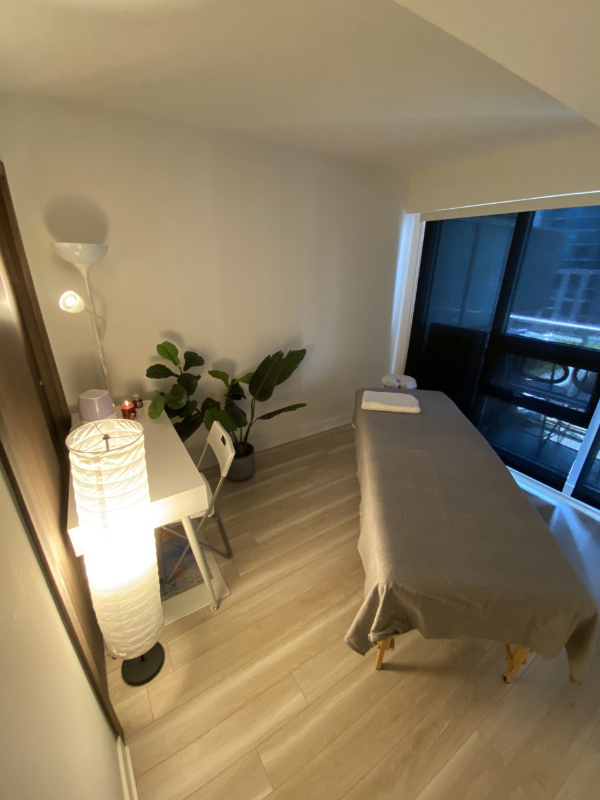 Professional Massage Downtown Promo$60/hr Strong & Healthy Spine in Massage Services in City of Toronto - Image 3