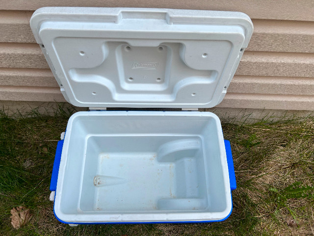 Cooler with Wheels in Fishing, Camping & Outdoors in Kitchener / Waterloo - Image 2
