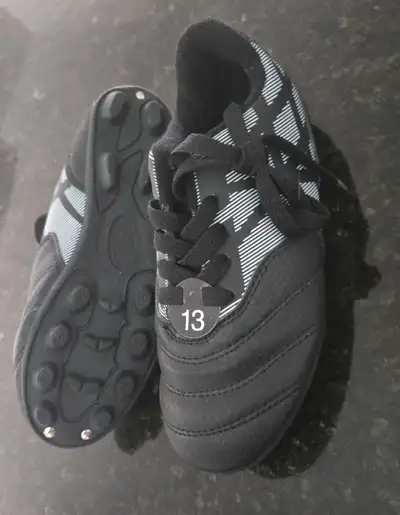 NWT Girls Soccer Cleats Size 13 , View more