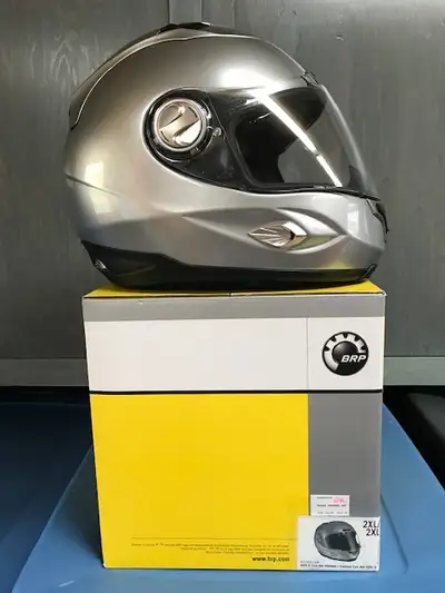 Casque Can-Am Spyder GSX-2 Homme XXL Utilisé 1 saison seulement - Impeccable Valeur: $400 Prix deman...