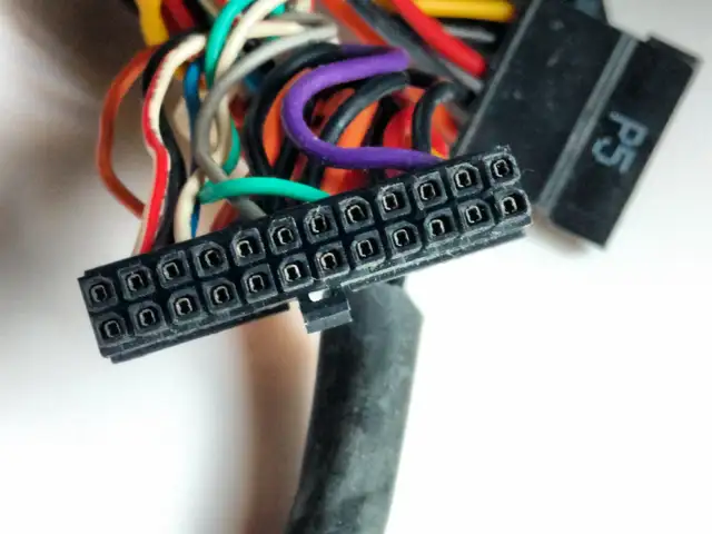 bloc alimentation ordinateur fonctionnel HP 240W PC power supply in System Components in City of Montréal - Image 4