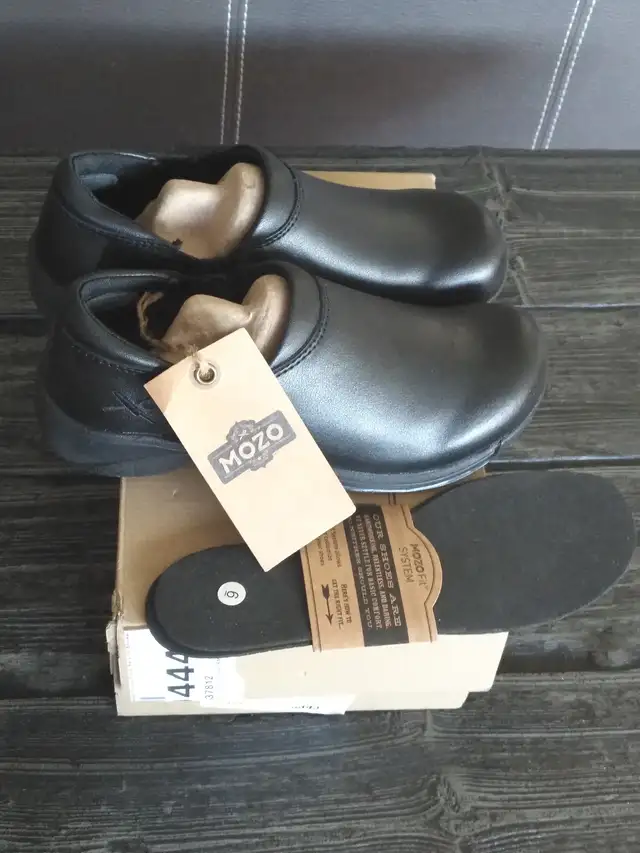 Mozo Forza Leather Food Service Women's Shoes sz6 in Women's - Shoes in City of Toronto - Image 6