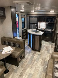 2017 cruiser Rv funfinder 27 rear kitchen 