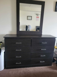 Dresser with Nightstands and lamps