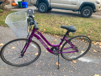 Like new women’s Genesis bicycle for sale (Roseport)