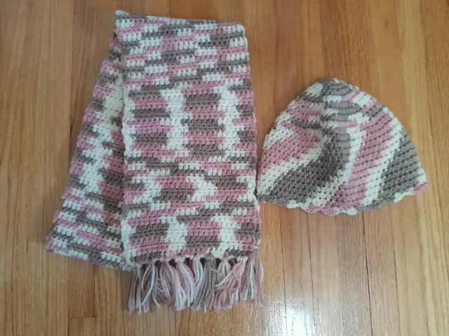Handmade Women's/Girls Hat & Scarf Set