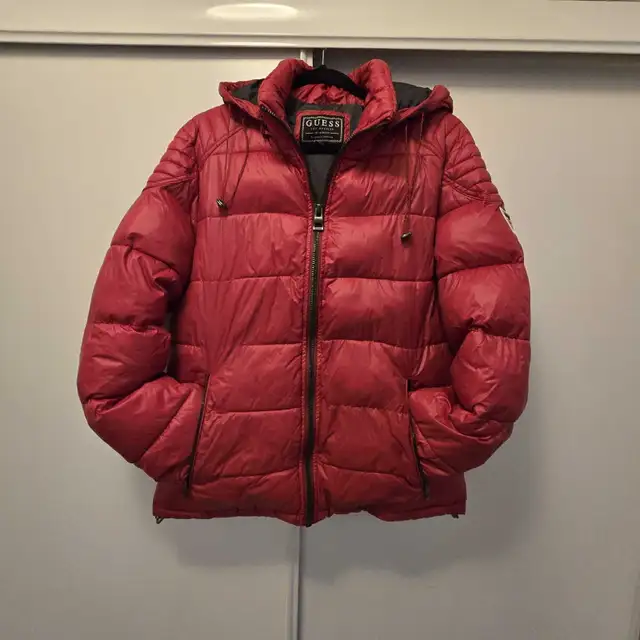 GUESS Men's Mid-Weight Puffer Jacket (Large) – Warm & Stylish! in Men's in Mississauga / Peel Region - Image 5