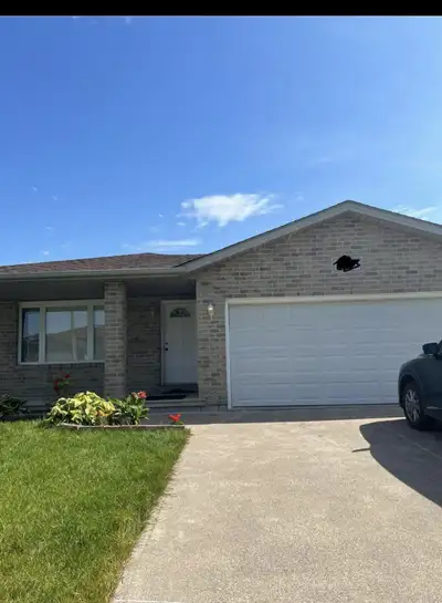 3-Bedroom Home for Rent – Ideal for Young Couples or Working Professionals! • 3 private bedrooms ups...