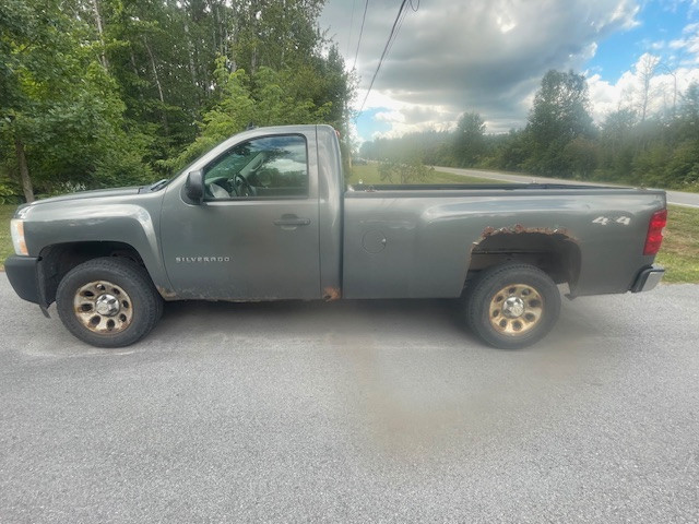 2011 Chevrolet Silverado $2500 221,000 KM in Cars & Trucks in Belleville
