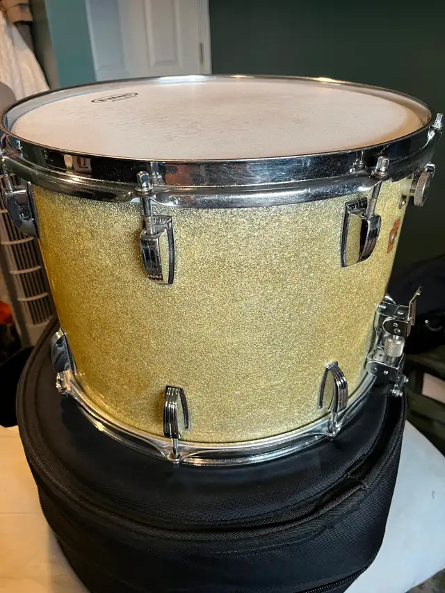 Original 1967 15” x 12” Ludwig Marching Snare Drum For Sale in Drums & Percussion in Mississauga / Peel Region - Image 5