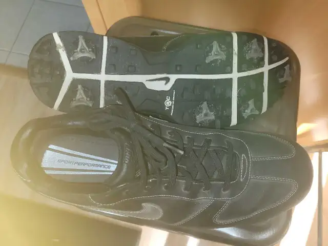 Nike Sport Performance Golf Shoes US12 Wide in Golf in Ottawa - Image 4
