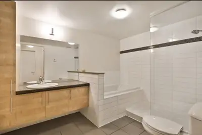 1 chambre privé en collocation - Saint-Henri (un mois gratuit)