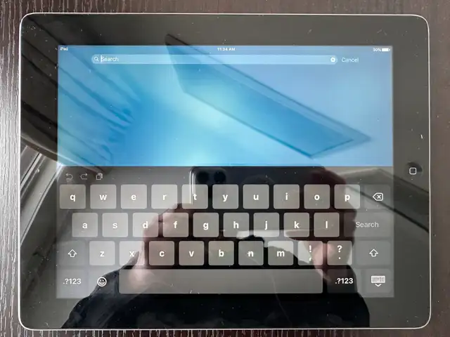 Apple iPad 9.7 inches with WiFi, 16GB-Silver (2012) in iPads & Tablets in Markham / York Region - Image 4