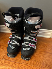 Tecnica women’s ski boots size 24.5