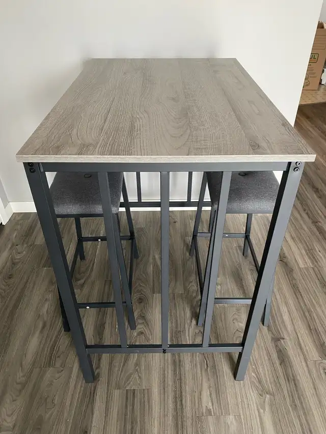 High Top Dining Table Set in Dining Tables & Sets in Moncton - Image 2