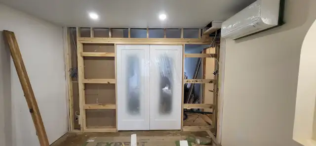 Interior renovation work63005663210369123