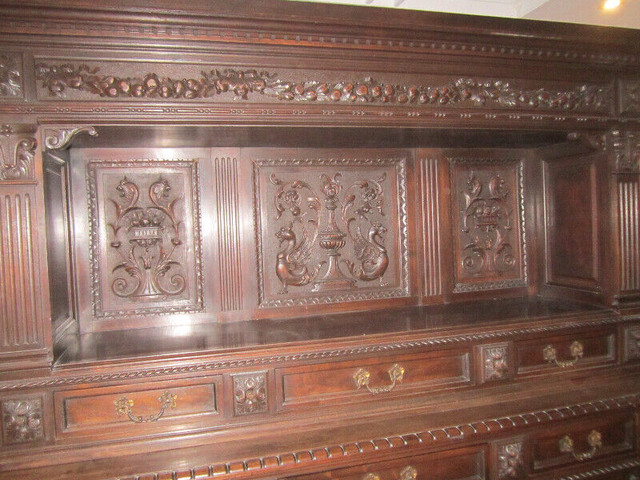 Meuble antique style armoire buffet dans Buffets et vaisseliers  à Laval/Rive Nord - Image 3