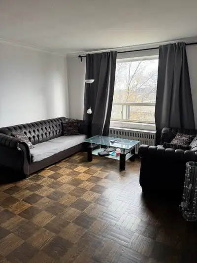 A bright, clean, and fully furnished room is available in a cozy 2-bedroom apartment. The room featu...