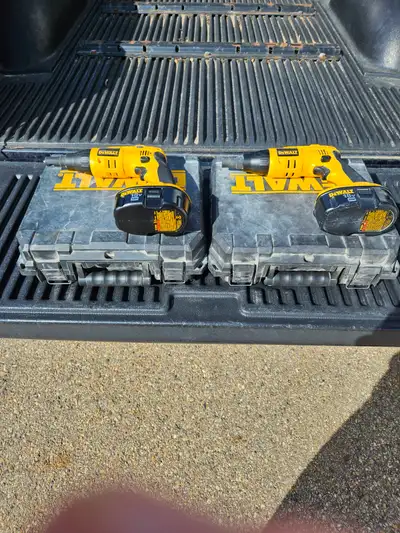 2- DeWalt Screw guns, 18 Volt, with clutch, both come with chargers and two batteries $ 30 Each CASH...