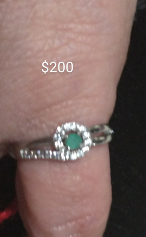 Mother's Day is coming. perfect gift? One ring w emeralds in Jewellery & Watches in Kitchener / Waterloo - Image 3