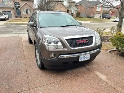 CLEAN 2011 GMC Acadia SLT2 AWD Leather 7-seater